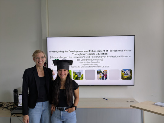Foto von Prof. Dr. Bernadette Gold und Jasmin Bauersfeld 